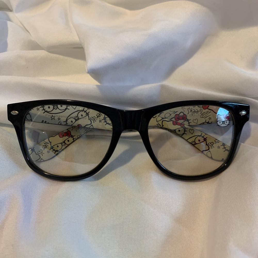 Custom Sanrio Hello Kitty Sunglasses